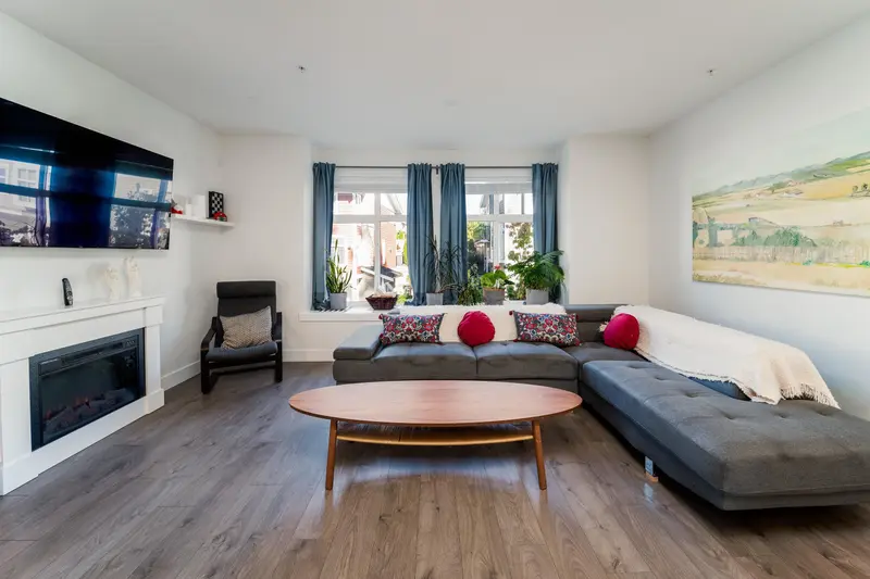 66 24108 104 AVENUE - photo 1 of 25