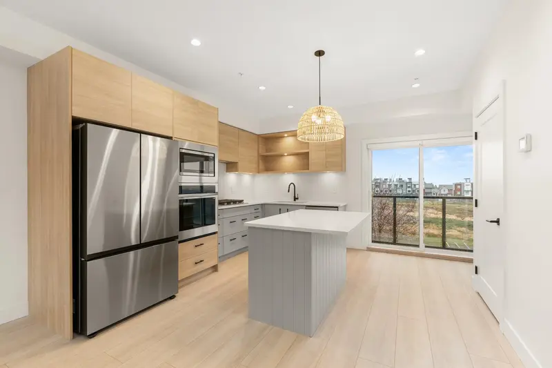 14 20335 70A AVENUE - photo 3 of 25