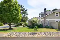 1447 134A STREET - thumbnail 4