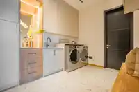 1072 HABGOOD STREET - thumbnail 31