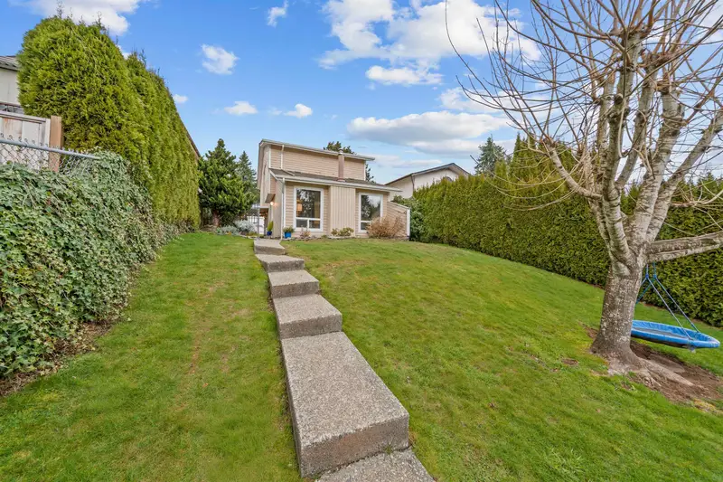 33139 MYRTLE AVENUE - photo 3 of 25