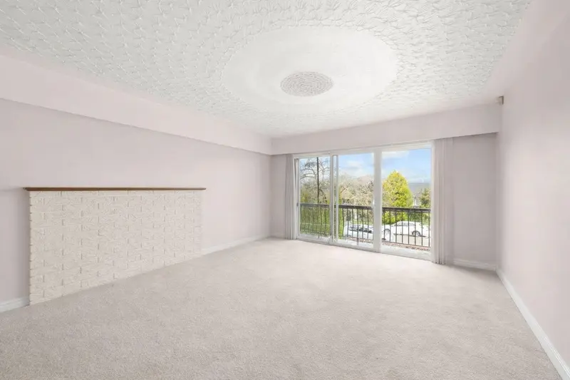 2540 E 24TH AVENUE - photo 4 of 25