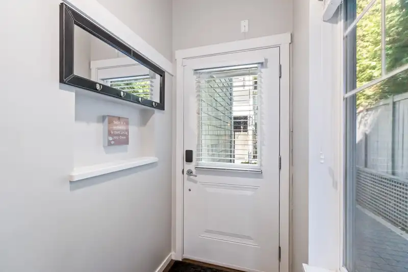 35 15128 24 AVENUE - photo 4 of 34