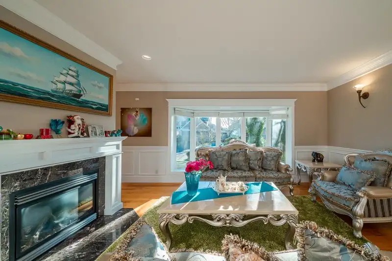 15775 39A AVENUE - photo 4 of 40