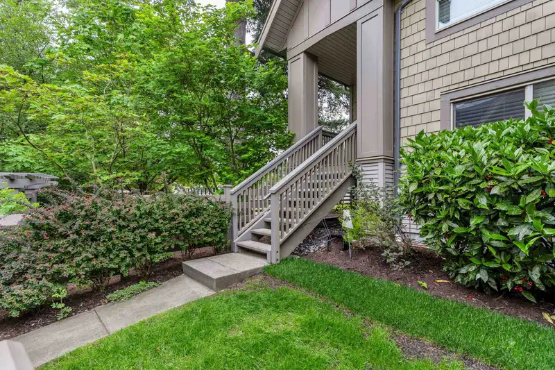 38 2738 158 STREET - photo 2 of 40