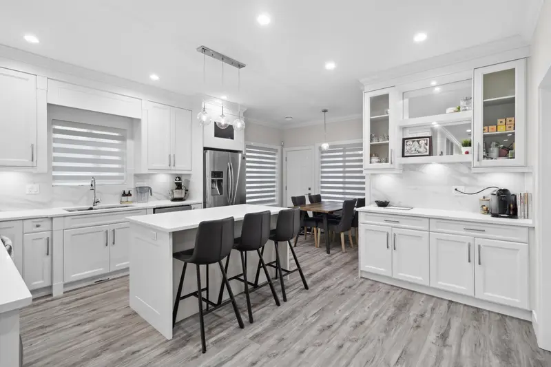 211 HAMPTON STREET - photo 3 of 21