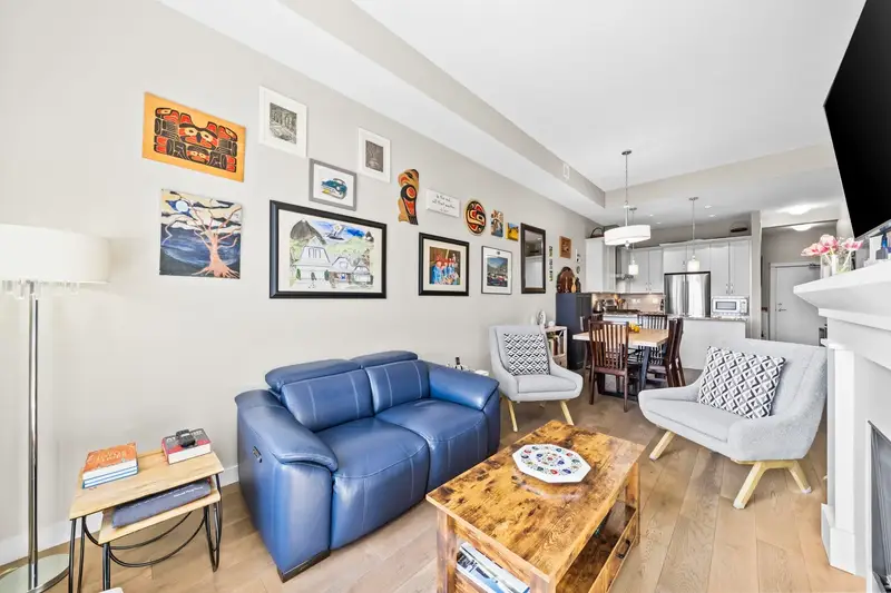 415 4977 SPRINGS BOULEVARD - photo 4 of 25