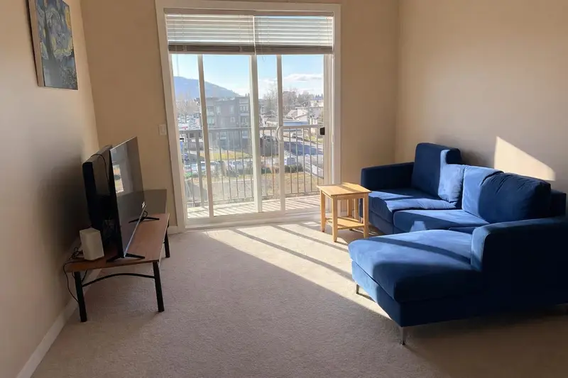 407 9422 VICTOR STREET - photo 4 of 10