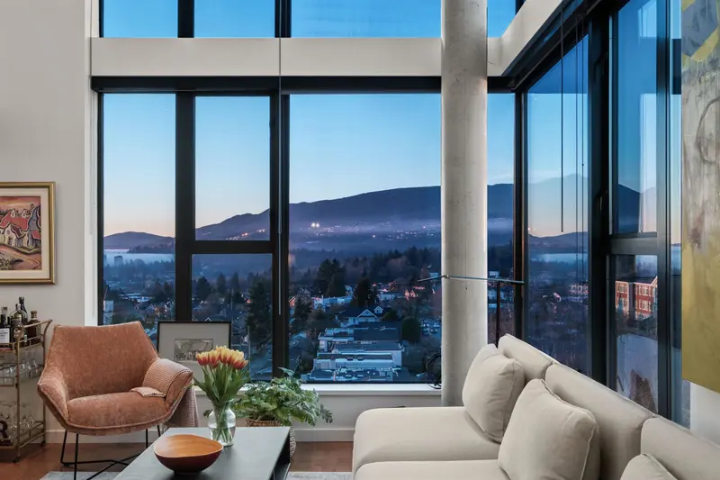 PH8 683 W VICTORIA PARK - photo 3 of 25