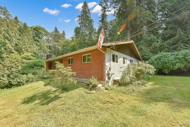 13428 CRESCENT ROAD - photo 2 of 40