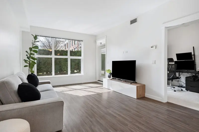 121 9500 TOMICKI AVENUE - photo 3 of 25