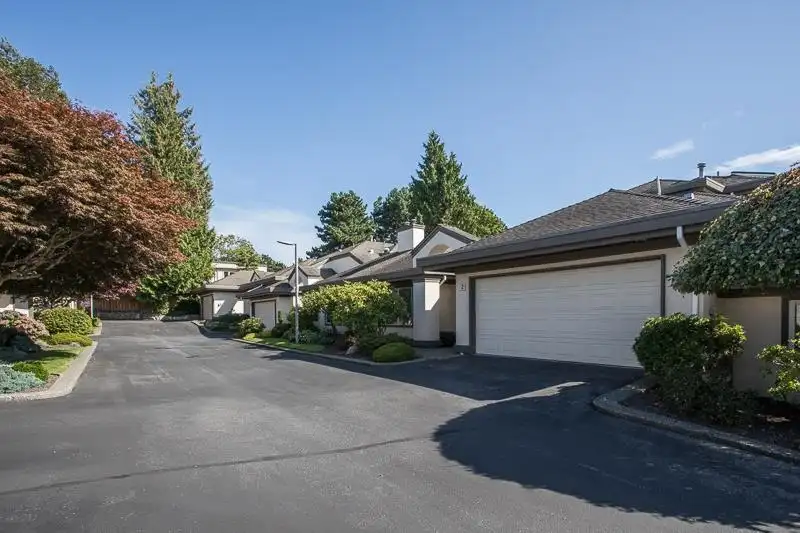 2 12957 17 AVENUE - photo 1 of 37