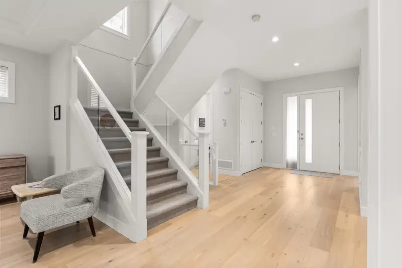 2538 164 STREET - photo 2 of 39