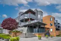 302 1830 E SOUTHMERE CRESCENT - thumbnail 1