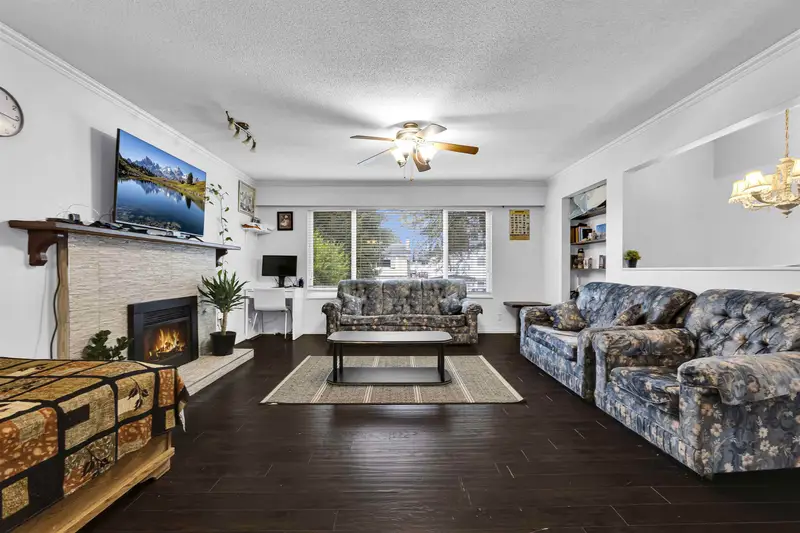 11780 85A AVENUE - photo 4 of 25