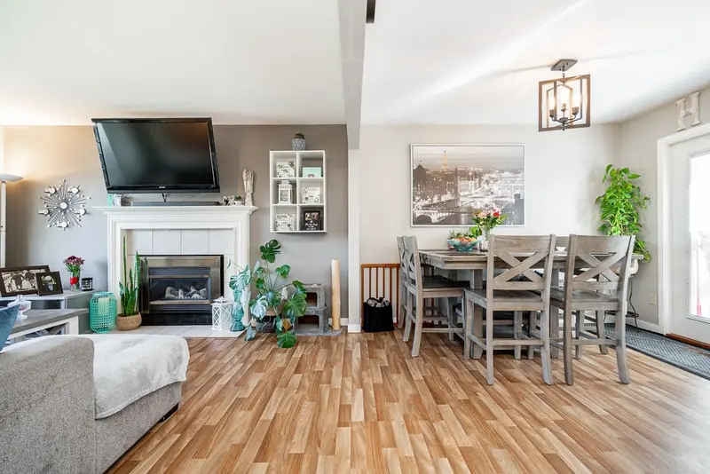 17254 62A AVENUE - photo 4 of 25