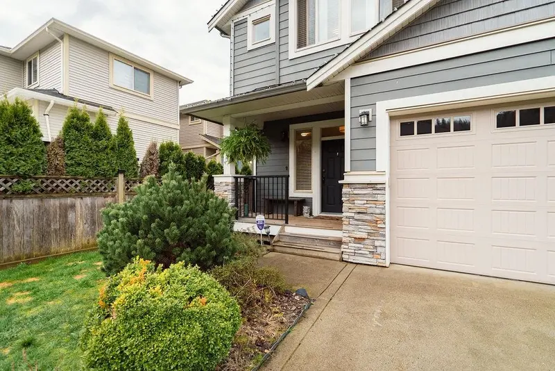 10543 248 STREET - photo 3 of 25