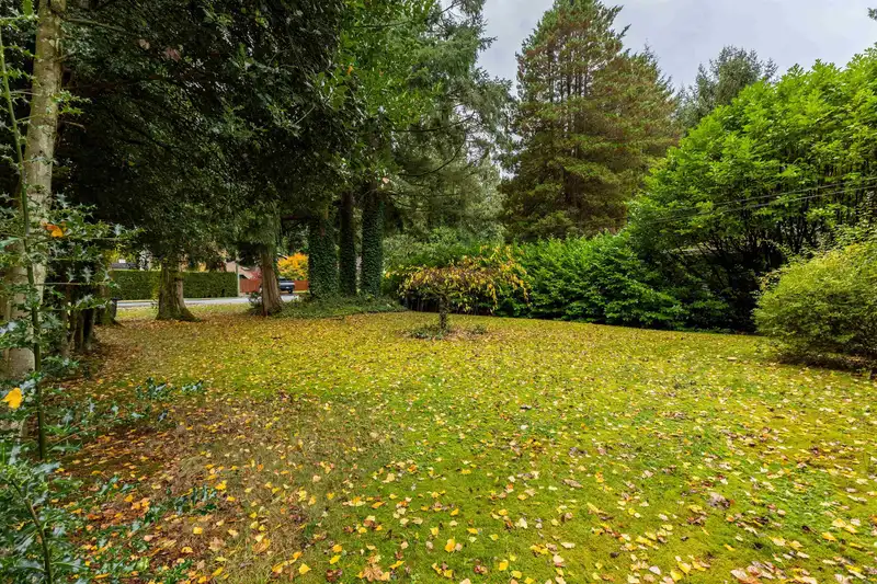 12687 23 AVENUE - photo 4 of 39
