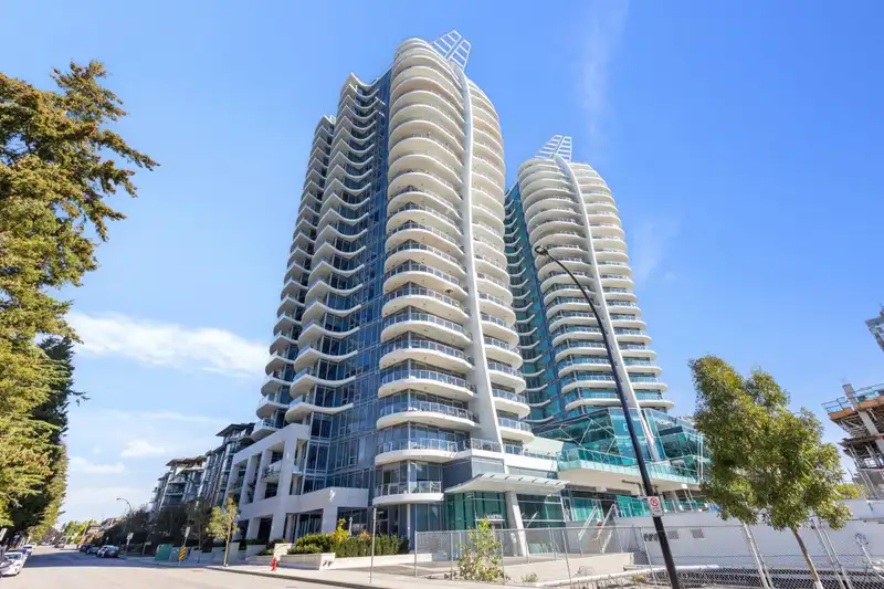 1402 1500 MARTIN STREET - photo 2 of 40