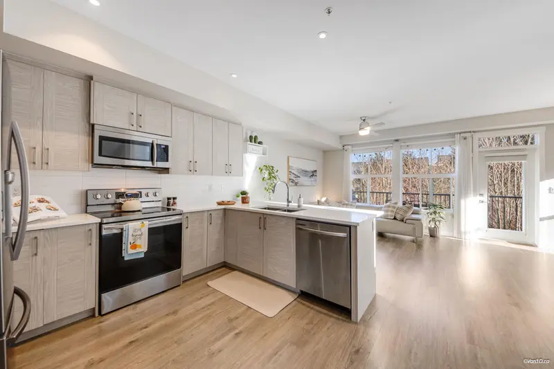 9 8370 202B STREET - photo 3 of 25