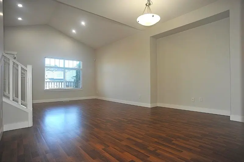 5949 165 STREET - photo 4 of 13