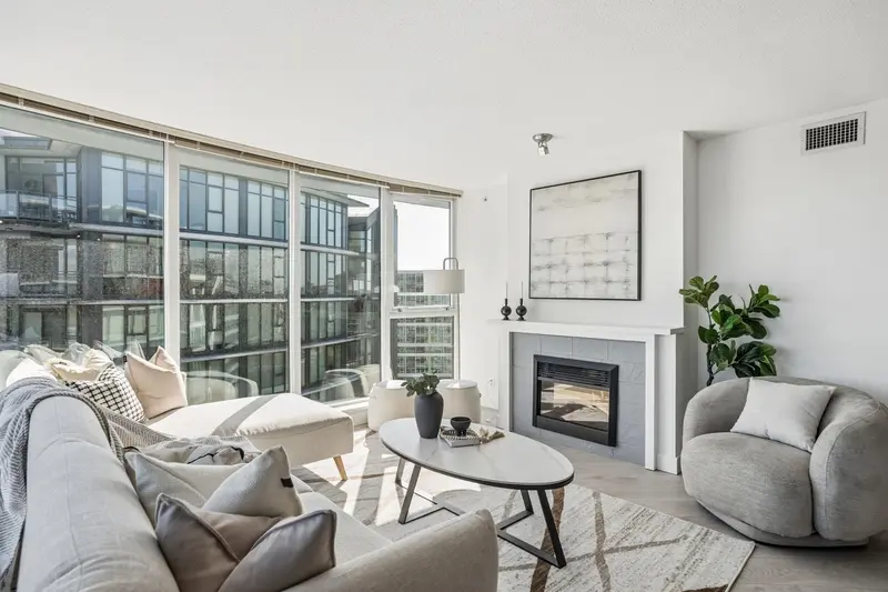 1805 6068 NO. 3 ROAD - photo 4 of 25