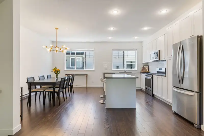 31 16357 15 AVENUE - photo 3 of 31