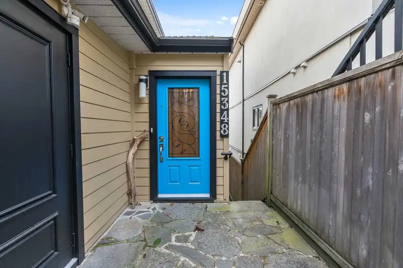 15348 VICTORIA AVENUE - photo 4 of 40