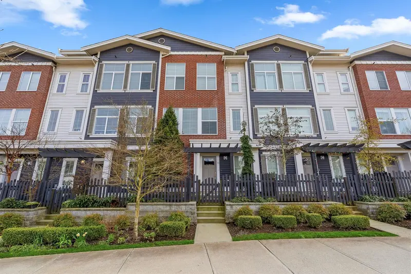 55 8371 202B STREET - photo 3 of 25