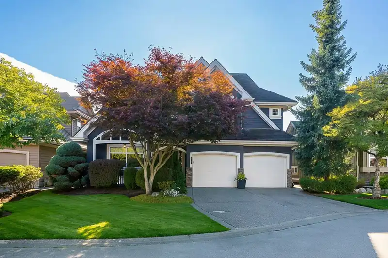 3343 157A STREET - photo 1 of 39
