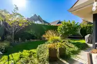 3343 157A STREET - thumbnail 35
