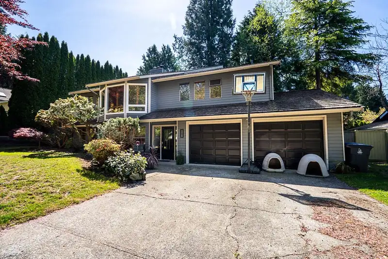 12710 19 AVENUE - photo 3 of 31