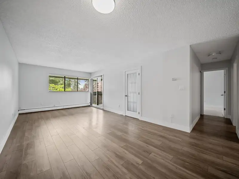318 1561 VIDAL STREET - photo 4 of 18