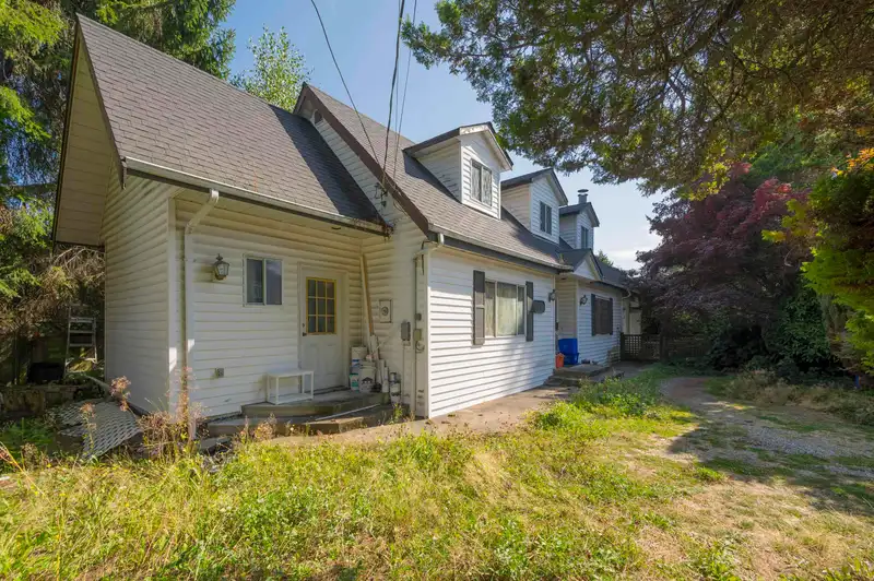 1590 BISHOP ROAD - photo 2 of 9