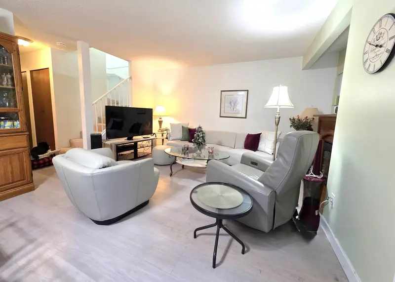 20 9955 140 STREET - photo 2 of 23