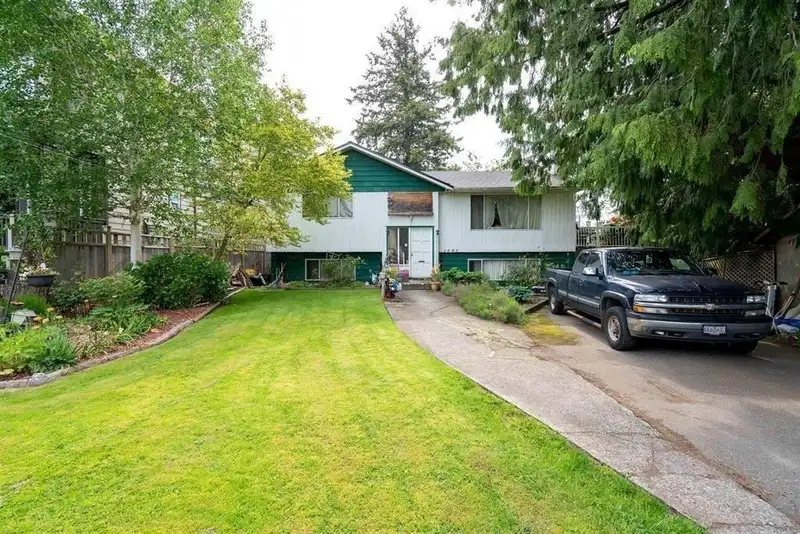 1682 140 STREET - photo 1 of 2