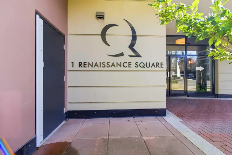 601 1 RENAISSANCE SQUARE - photo 4 of 25