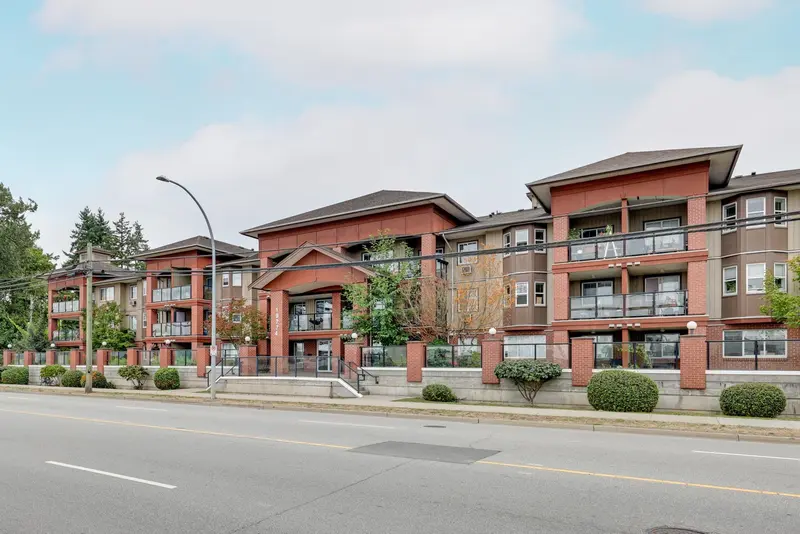 317 19774 56 AVENUE - photo 1 of 18