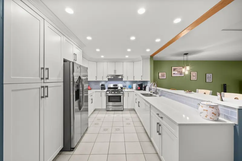 19607 SOMERSET DRIVE - photo 2 of 25