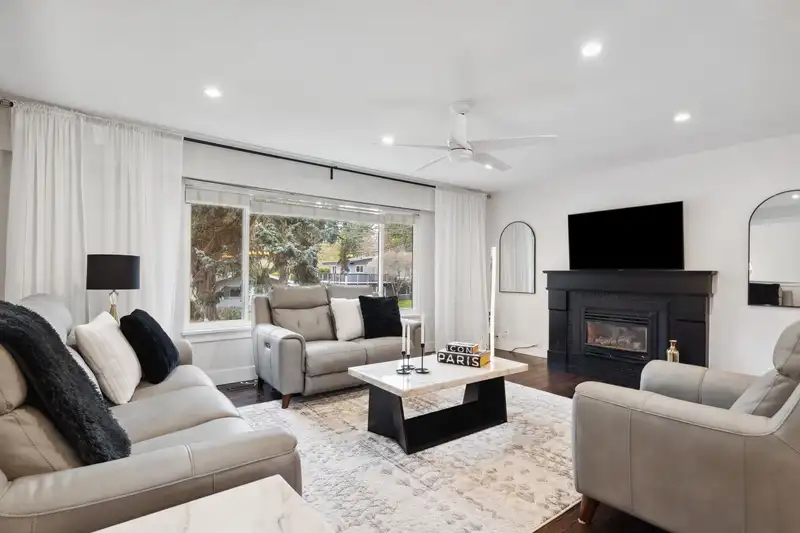 1422 128A STREET - photo 3 of 18