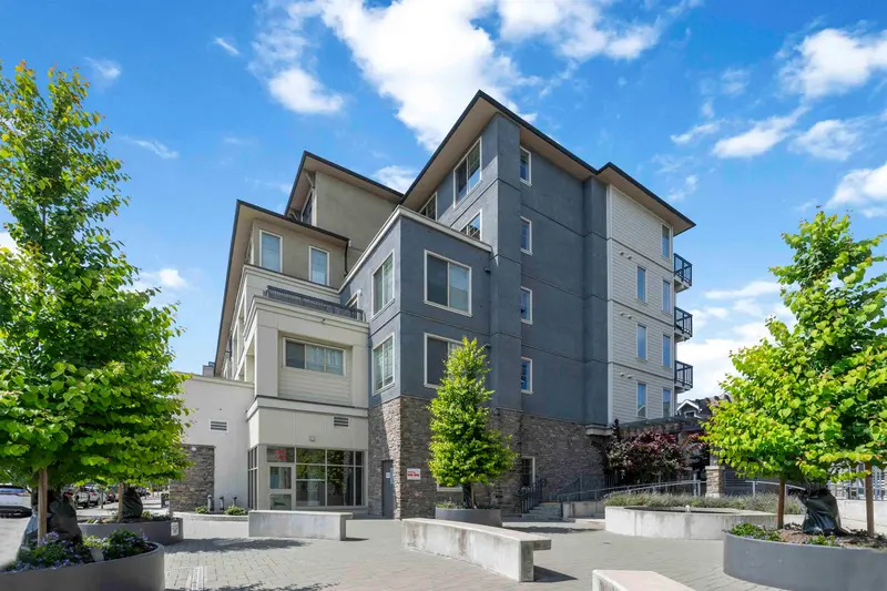 A413 20487 65 AVENUE - photo 2 of 25