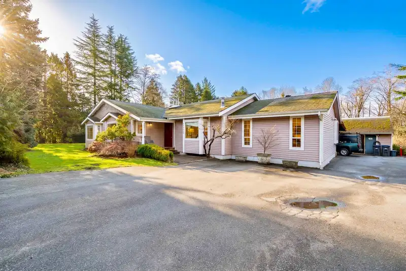 16114 20 AVENUE - photo 1 of 40