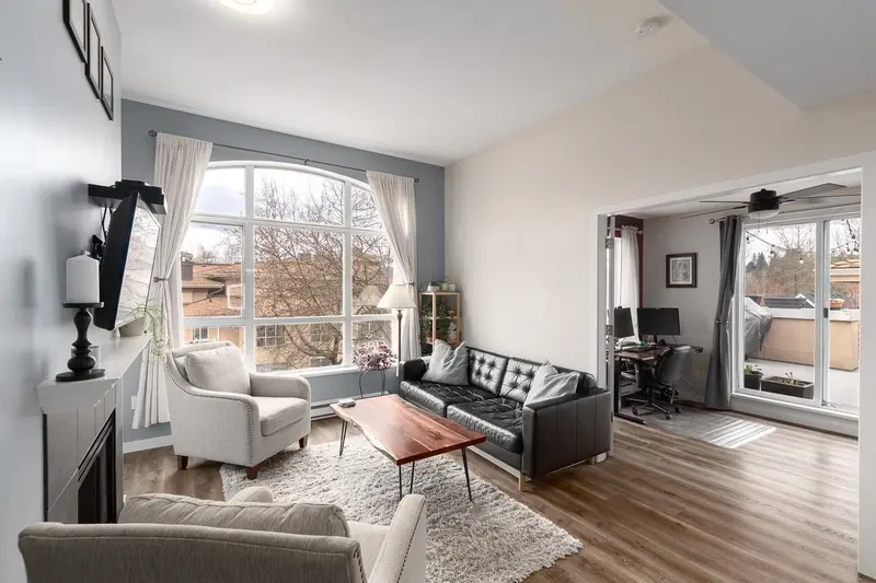 402 2559 PARKVIEW LANE - photo 2 of 25