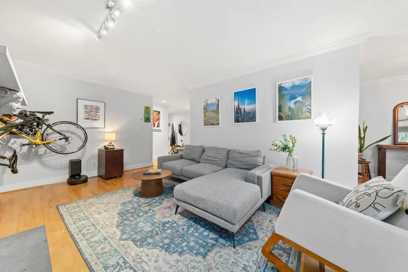 209 1720 W 12TH AVENUE - photo 4 of 25