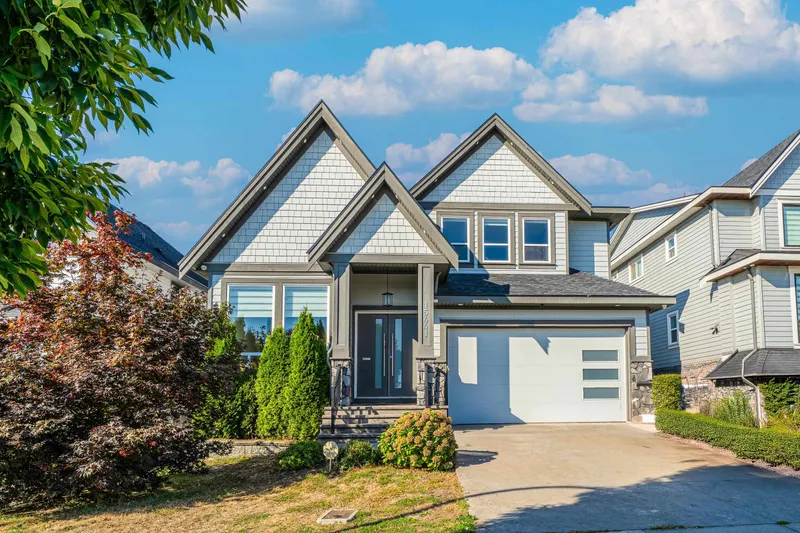 15441 76B AVENUE - photo 1 of 25