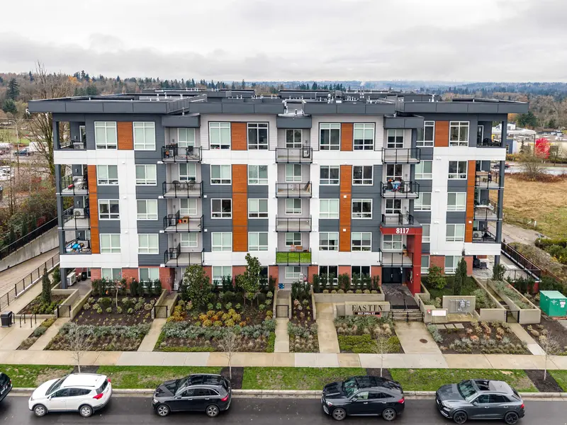 419 8117 200A STREET - photo 2 of 24