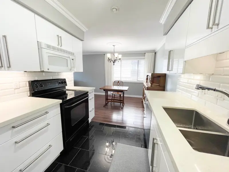 212 32055 OLD YALE ROAD - photo 4 of 25