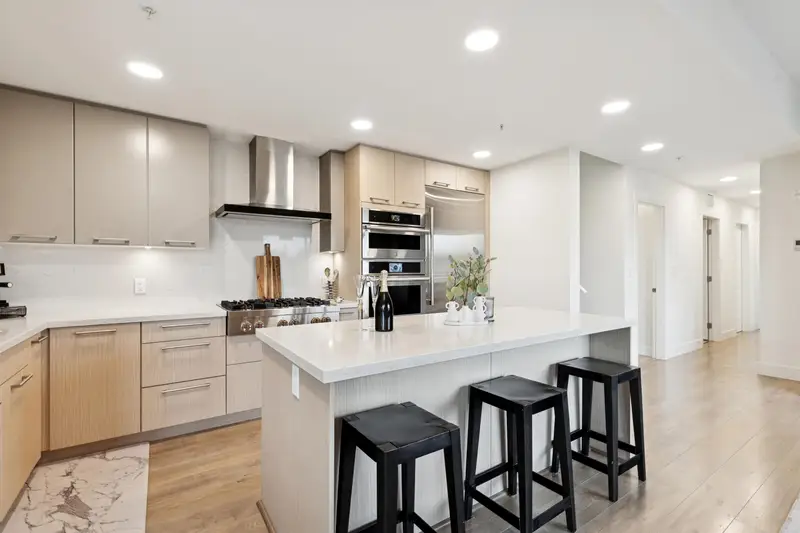 501 14022 NORTH BLUFF ROAD - photo 4 of 25