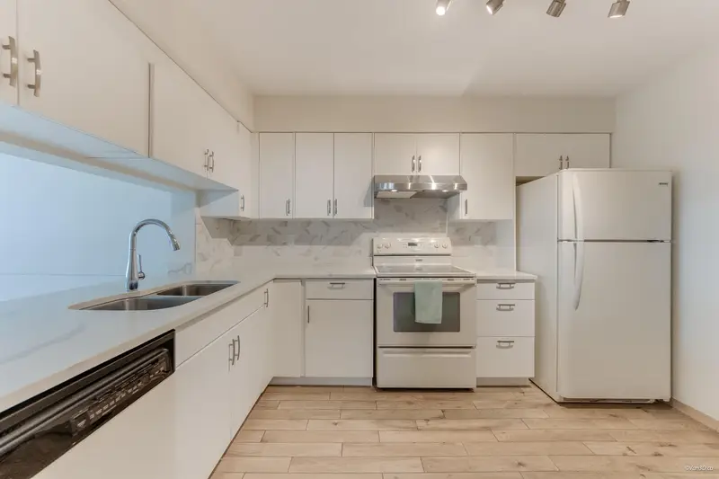 305 6070 MCMURRAY AVENUE - photo 3 of 25