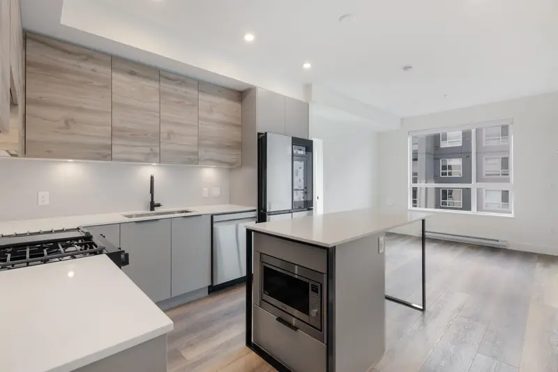 206 30494 CARDINAL AVENUE - photo 2 of 8